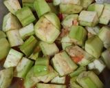 Foto langkah ke 3 dari resep Tumis terong kecap.