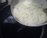 A picture of step 3 of Hara lehsan wala omelette & ghar ki roti😋.