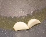 Une image de l'étape 1 de Pâtes au saumon et pesto de courgettes.