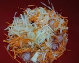 A picture of step 1 of Som Tum Yam.