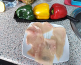 Foto del paso 2 de la receta: Pimientos Rellenos de pollo y verduras al horno