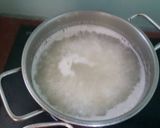 A picture of step 3 of Corn and Pork Rib Congee.