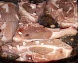Foto del paso 4 de la receta: Costeletas / Costillas de Cordero Patagónico al horno con verduras
