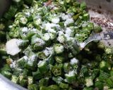 A picture of step 2 of Bindi ki sabji.