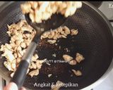 Gambar langkah 2 resipi Chicken tetrazzini.