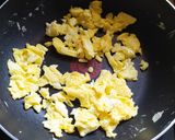 Foto langkah ke 5 dari resep Rice Nugget Sausage with Scrambled Eggs.
