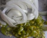Foto del paso 2 de la receta: Verduras salteadas y huevos fritos