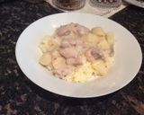 A picture of step 2 of Creamy mushroom chicken with butter rice.