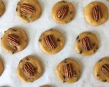 Une image de l'étape 2 de Cookies au chocolat et noix de Pécan.