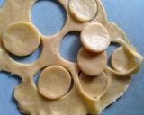Foto langkah ke 2 dari resep Pastel Mini isi Abon.
