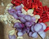 Foto langkah ke 1 dari resep Sambel goreng kentang dan rambak.