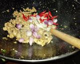 Foto langkah ke 2 dari resep Thai Chicken Basil (Pad Kra Pao).