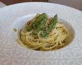 Foto del paso 5 de la receta Pasta en salsa de espárragos verdes, con bacon y cebolla