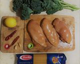 Foto del paso 1 de la receta: Spaghetti con pollo, kale y limón