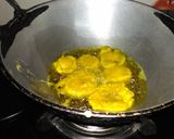 A picture of step 3 of Mushroom fritters.