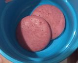 Foto langkah ke 5 dari resep Raspberry/Strawberry Greek Yoghurt Melts.