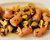 Foto del paso 7 de la receta: Salchichas frescas encebolladas con Champiñones