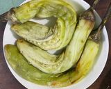 Hình bước làm 2 của món Cà tím nướng mở hành