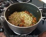A picture of step 2 of Sprouts pulao.