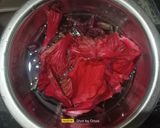 A picture of step 1 of Hibiscus Honey Lemon Tea.