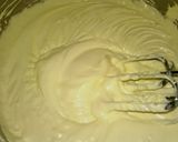 Foto langkah ke 2 dari resep Lemon Buttercake with Lemon Glaze.