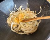 A picture of step 2 of Linguine w/Shrimp and veggies Stir Fry.