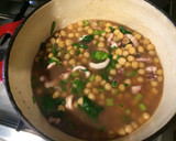 Foto del paso 8 de la receta: Sopa de sepia y garbanzos