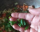 व्हेजिटेबल स्प्राऊट सूप (vegetable sprout soup recipe in marathi) रेसिपी स्टेप 3 फोटो 