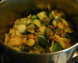 A picture of step 4 of Zucchini adzuki beans koottu.