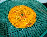 A picture of step 5 of Multigrain Thalipeeth.