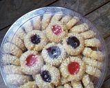Foto langkah ke 8 dari resep Berry wijen thumbprint.