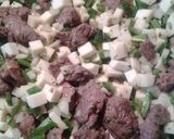 A picture of step 6 of Spicy beef and taro root.