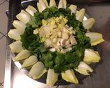 Une image de l'étape 6 de Salade de cresson aux jeunes endives, tomates cerises et persil.