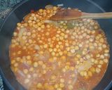 Foto del paso 3 de la receta: Garbanzos con verduras y huevo