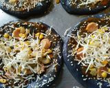 Foto langkah ke 5 dari resep Pizza Black Mini Kekinian.