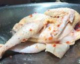 Hình bước làm 4 của món Gà nướng muối ớt