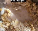 Une image de l'étape 2 de Beignets fourrés à la crèmes pâtissière et saupoudrés de pralines roses.