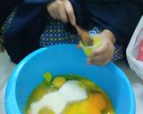 Foto langkah ke 1 dari resep Bolu mini tanpa oven.