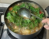 Foto langkah ke 3 dari resep Sayur asam daun Singkil.