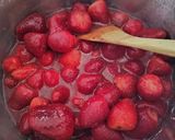 Pisztácia piskótás, eperhabos torta gluténmentesen recept fázis 1 fotója