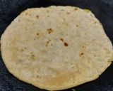 आलू पराठा (Aloo Paratha Recipe In Marathi) रेसिपी स्टेप 5 फोटो