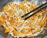 A picture of step 9 of Enoki Mushroom Omelette.