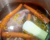 Foto del paso 1 de la receta: Caldo casero de pollo y jamón