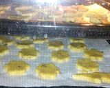 A picture of step 10 of Sultanas and lemon flavored cookies.