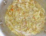 A picture of step 2 of Macroni wid egg sauce.