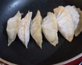 Foto langkah ke 8 dari resep Gyoza Isi Soun dan Kentang.