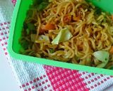 Foto langkah ke 7 dari resep #indomie Tumis Sayur.