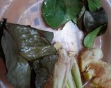 Foto langkah ke 1 dari resep Soto Lamongan ceker.