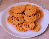 ચકરી (Chakri Recipe In Gujarati) રેસીપી સ્ટેપ3ફોટો