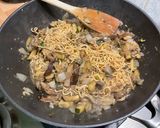 Une image de l'étape 10 de Nouilles udon au bœuf et légumes.